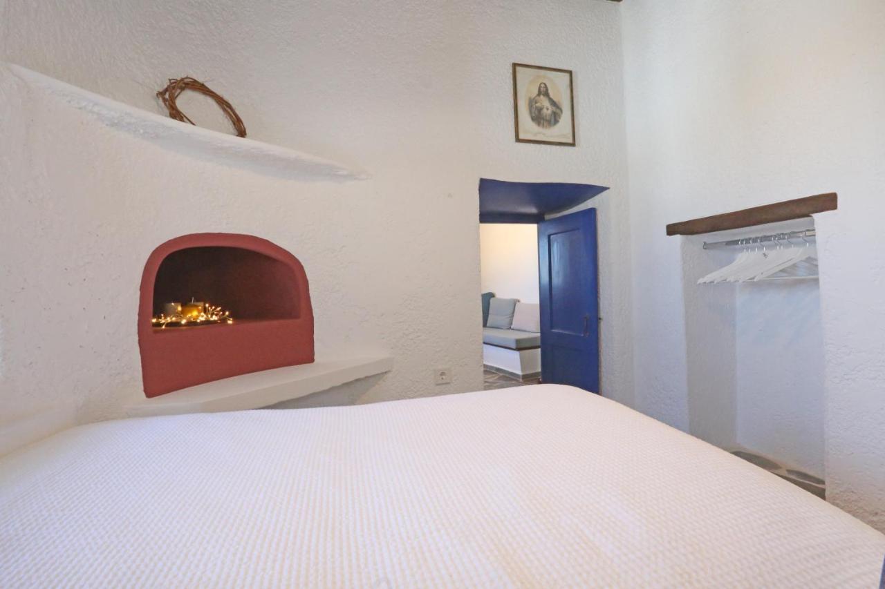 Le Petit Chateau Ano Syros Exteriör bild