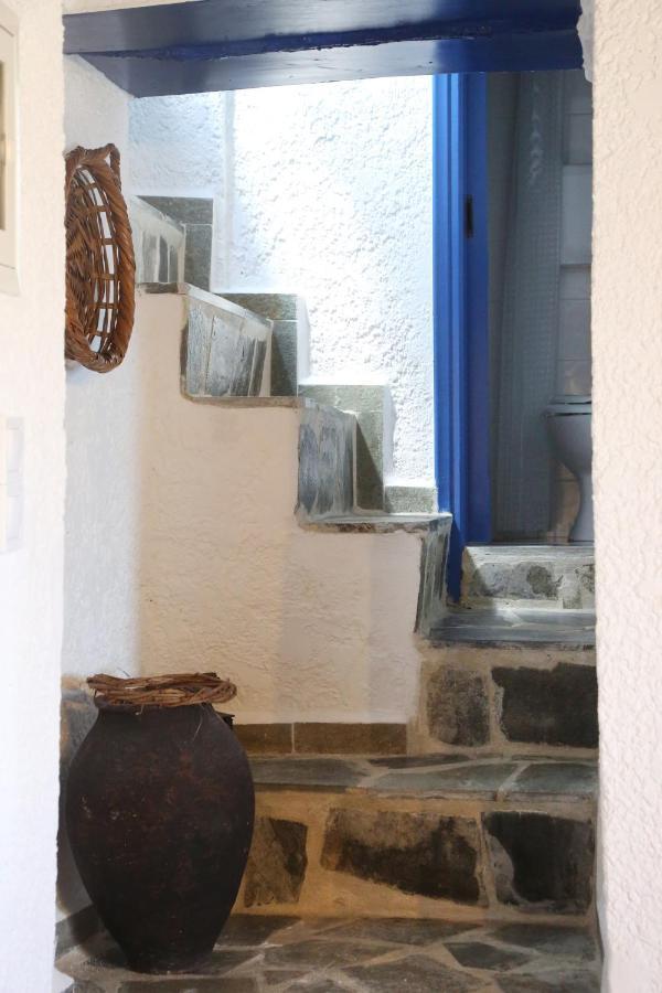 Le Petit Chateau Ano Syros Exteriör bild