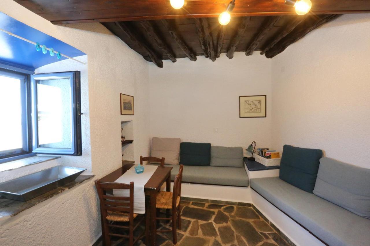 Le Petit Chateau Ano Syros Exteriör bild