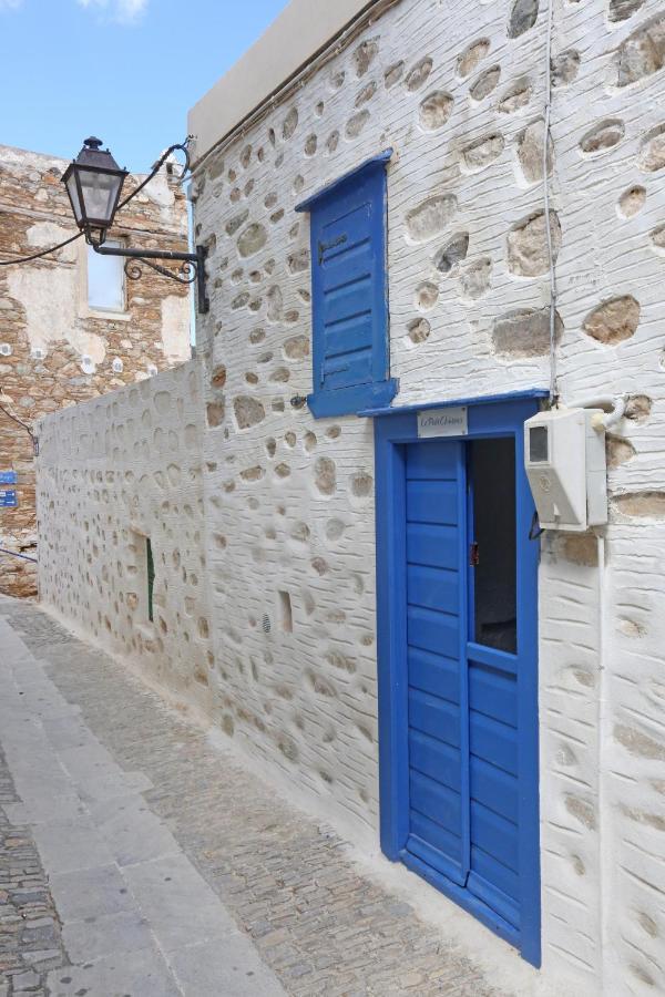 Le Petit Chateau Ano Syros Exteriör bild