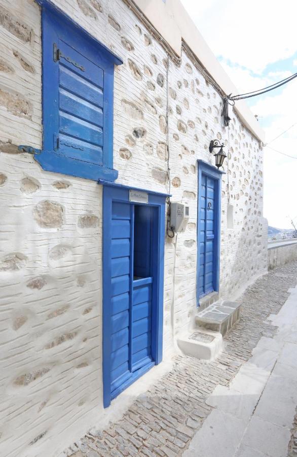 Le Petit Chateau Ano Syros Exteriör bild