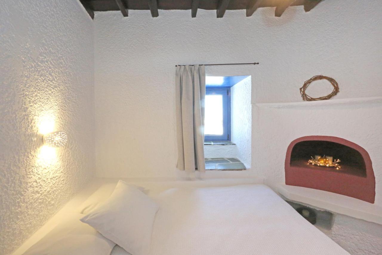 Le Petit Chateau Ano Syros Exteriör bild