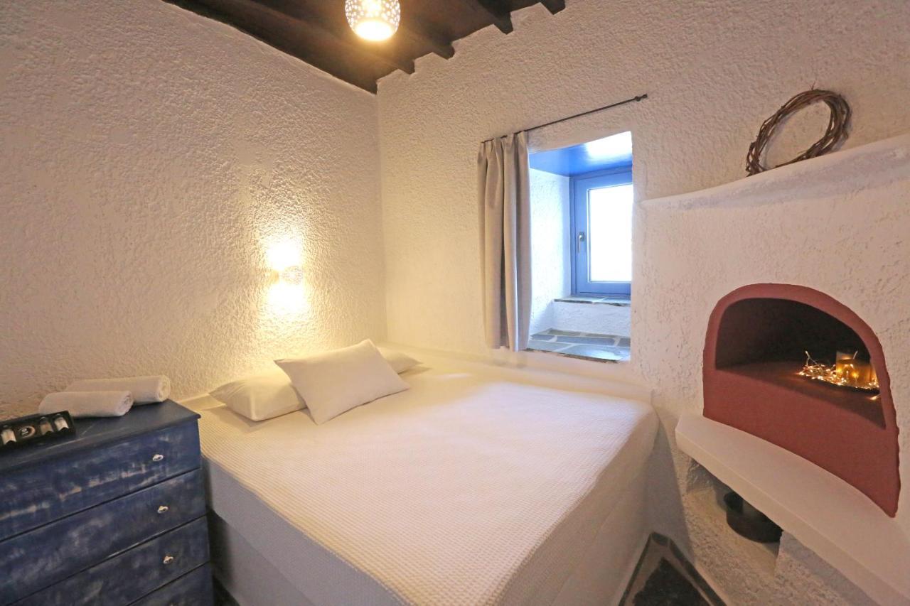 Le Petit Chateau Ano Syros Exteriör bild