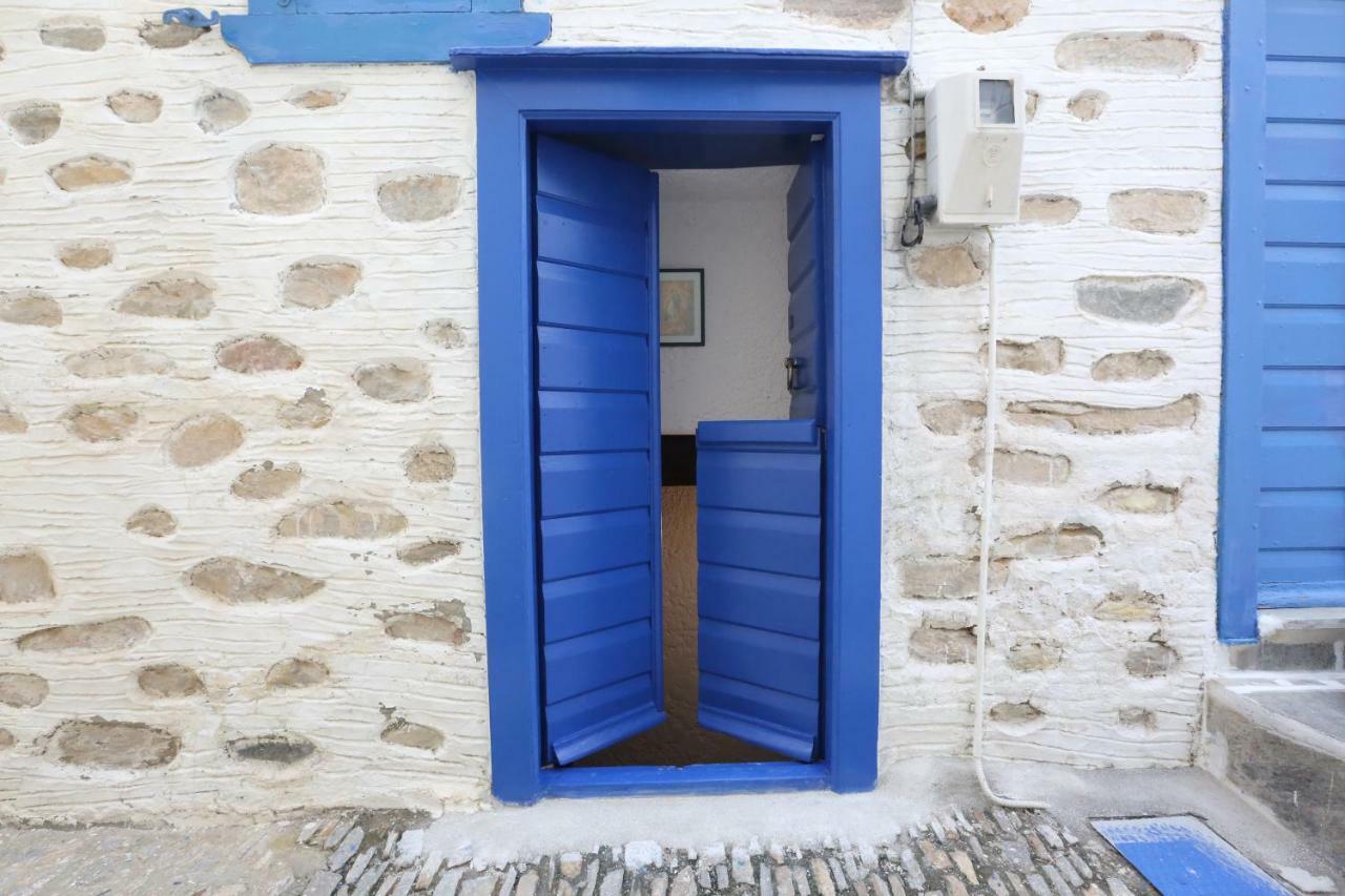 Le Petit Chateau Ano Syros Exteriör bild