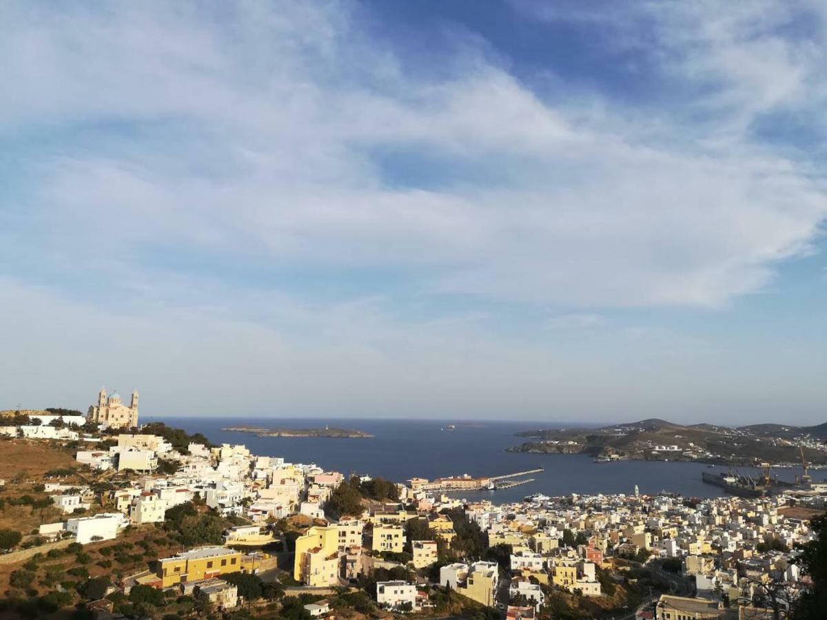 Le Petit Chateau Ano Syros Exteriör bild